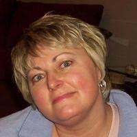 Renee Bradley's Instagram, Twitter & Facebook