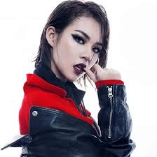 Phí phương anh vừa chính thức tung ra poster mv hé lộ sản phẩm âm nhạc tiếp theo sắp ra mắt. Quan Quan The Face Phi PhÆ°Æ¡ng Anh Kháº³ng Ä'á»‹nh Co Ä'áº¡i Gia Chá»'ng LÆ°ng Viá»‡t Nam Má»›i