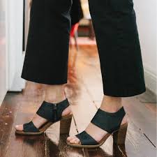 Pin By Home Sweet Home On Shoes I Love Shoes Cutout Sandal Leather Shoes Woman Zipper Heels