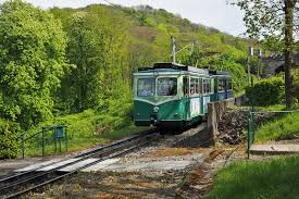 Juni 1953 der erste elektrische zahnradtriebwagen eingesetzt und fortan ein gemischter betrieb durchgeführt, bis man nach einem schweren unfall am 14. Drachenfelsbahn Wikipedia