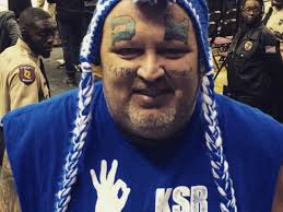 Kentucky Wildcats fan shows off face tattoos