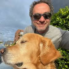 Sydney McLaughlin-Levrone just split 47.70 in the Olympic 4x400m final!!!