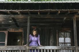 Loretta Lynn asks, 'Who's gonna miss me when I'm gone?' | PBS News