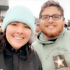 Elizabeth Fields (@liz062399)