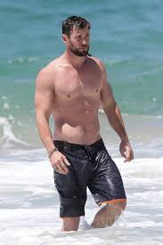 Chris Hemsworth Shirtless Pictures POPSUGAR Celebritysexiezpix Web Porn