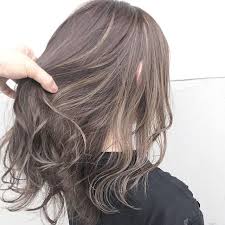 2021/07/09更新 人気の髪型を厳選ピックアップ ️ ミディアム メッシュのヘアスタイル・ヘアアレンジ一覧。最新のスタイルや髪色、顔型、年代など豊富な条件で探せるヘアカタログです。 40ä»£ã®å¤§äººå¥³æ€§ã«ä¼¼åˆã† ãƒ¡ãƒƒã‚·ãƒ¥ ã®é«ªåž‹ ã•ã‚Šã'ãªã•ãŒéµã®ãŠã—ã‚ƒã‚Œãƒ˜ã‚¢ã‚«ã‚¿ãƒ­ã‚° ãƒ¢ãƒ‡ãƒ«ãƒ—ãƒ¬ã‚¹
