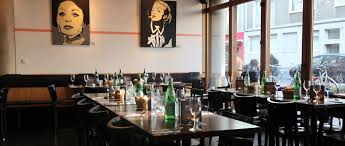 Ausserdem einige vegane kuchen und eine seperate eigene vegane speisekarte, sowie eine (ab 18 uhr gültige) vegane burgerkarte. Vegan In Koln Die Besten Veganen Restaurants Shops Und Cafeshotel De Citymoments