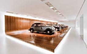 Bmw Museum Munchen Atelier Bruckner Car Showroom Interior Bmw Museum Museum Interior
