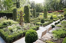8 Gorgeous Ideas For Gardens From Bunny Williams Garden Tours Bunny Williams Perfect Garden