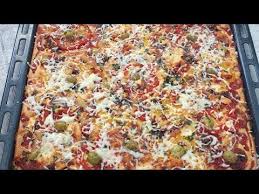 بيتزا سائلة 10 ملاعق بحجم عائلي لذيذة جدا و سريعة تحضير في دقائق Youtube Home Cooking Pizza Vegetable Pizza