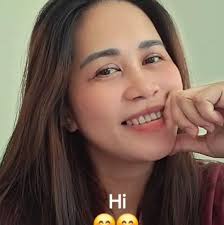 Others : my cat won't touch the food without my permission 🐾♥️ Mine :  😹😼😾😸