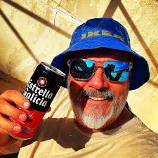 Dazu fällt mir nichts mehr ein! Wo ist das Problem? @deutschepost_dhl 10,49  € in den Wind geschossen weil der Boden nicht aus Karton besteht 🤬