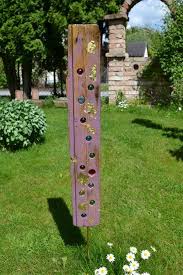 Gartenkugeln Stelen Treibholz Gartenstele Ein Designerstuck Von Tannwicht Bei Dawanda Selber Machen Garten Gartenkugeln Kunst Aus Treibholz