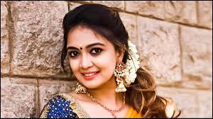 She speaks english, hindi, tamil and french. Tamil Actress Exposes College Lecturer Who Asked Her To Sleep With Him Tamil News Indiaglitz Com