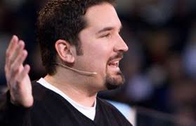 Church planter Nelson Searcy speaks at Convocation