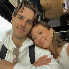 Noah Erb Gets Candid About Having a Deaf Fiancée