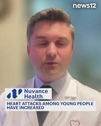 GIVING BACK: Darien twin seniors Ryan and Chris Thurlow, 18, are holding a  walk and fundraiser to help fellow twins with a rare disorder.  https://bit.ly/3VYGfLu