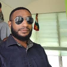 Dara Martin's Instagram, Twitter & Facebook