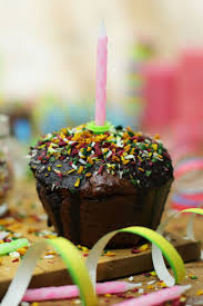 Gesunde Muffins Mit Zuckerfreien Streuseln Bunt Naturlich Farben Karamelapfel Zuckerfrei Zuckerfrei Backen