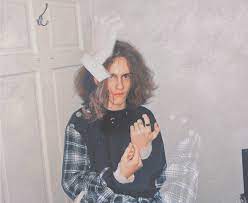 Automakers know it, and we know it. Kahal A 15 Year Old Prodigy Of Fuzz Rock And Bedroom Pop Shares New Single Video Am I Here Idioteq Com