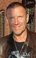 Renny harlin (born renny lauri mauritz harjola on march 15, 1959 in riihimäki, finland) is a finnish american film director and producer, mostly known for action movies. Renny Harlin Wikipedia