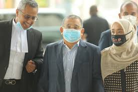 Puan sri bibi sharliza mohd khalid berkata, suaminya sihat dan dakwaan itu timbul. Isa Samad Tells Court His Ex Aide Cannot Be Trusted As He Likes To Jump Parties The Edge Markets