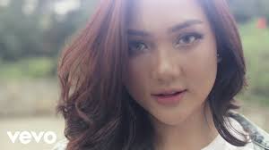 Marion Jola Raih Posisi Pertama Di Chart Musik Korea Selatan