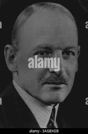 Air Chief Marshal Sir Robert Brooke Popham , accompanied by Lady Brooks  Popham and their children , left St Pancras Station