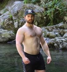 Kira toussaint is n/a however his precise birth date isn't accessible. Thick Shoulders Explore Tumblr Posts And Blogs Tumgir