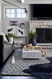 The large glass bowl on one side, mimics the glass refection on the other side of the coffee table. 41 Best Coffee Decor Ideas How To Decorate A Coffee Table