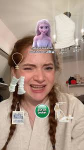 Making a WINTER Outfit for ELSA❄️☃️🫶🏻 #elsa #winter #frozen #disney  #shorts #youtubeshorts