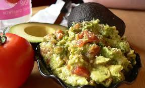 Editor Sanchez S Guacamole 2 Avocados 1 2 Lime Garlic Salt 1 Tomato 1 Serrano Chile 1 4 Red Onion 5 Cilant Guacamole Recipe Easy Guacamole Mexican Food Recipes