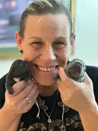 Danielle Medbury's Instagram, Twitter & Facebook