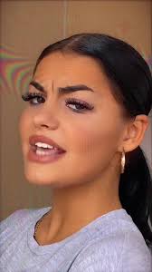 Herceg Csabika: Mivel Foglalkozik? Találd ki!