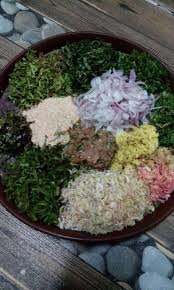 Sebelum menghidang, tabur bawang goreng, daun sup & daun bawang yang dipotong halus ke atas nasi. Nasi Ulam Utaqa Bahan Jalan Jalan Cari Makan Di Kedah Facebook