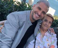 Hacemos llegar nuestras más sentidas palabras de condolencias a su madre alicia, a. Presentador De Venevision Y Su Madre Hospitalizados Por Covid 19 Diario Primicia