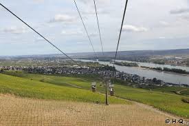Seilbahn rüdesheim, rüdesheim am rhein. Rudesheim Im Rheingau Bromserburg Drosselgasse Rudesheimer Schloss Seilbahn Rudesheim Niederwaldbahn Niederwalddeckmal Weinlese Kloster Benediktinerabtei St Hildegard Niederwald Tempel Fachwerkhauser Weinschanken Pfarrkirche St Jakob Rudes