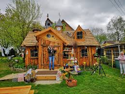 Weitere ideen zu hexenhaus, haus, spielhaus garten. Zum Hexenhaus Bei Fam Wolfgang Woitag In Veelboken Sagen Und Maerchenstrasse Mv De