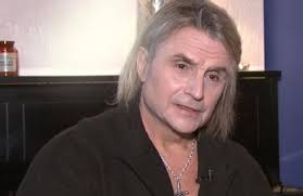 Nacho Cano cantará 'Un año más' al piano en una Puerta del Sol vacía antes  de las campanadas