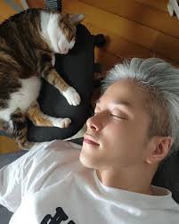 張彥博- 生活其實很簡單人生匆匆幾十年每天都在忙懂得適當的放下看看身邊所擁有其實已經很足夠| Facebook