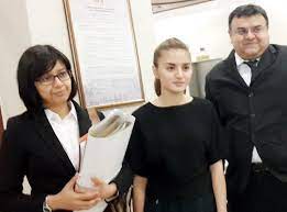 Wan nurliyana berkata, bank yang khusus untuk golongan wanita boleh ditemui di beberapa buah negara seperti sweden, india dan bangladesh namun untuk bank digital, beliau percaya ini yang pertama. Hanez Suraya And Ex Aide In Mediation Process The Star