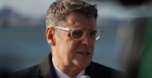 Pénurie de médecins : le double défi du recrutement et de la rétention en  région