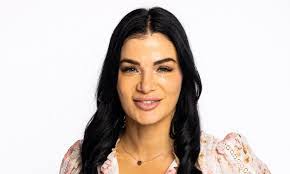 Claire Farmer's Instagram, Twitter & Facebook