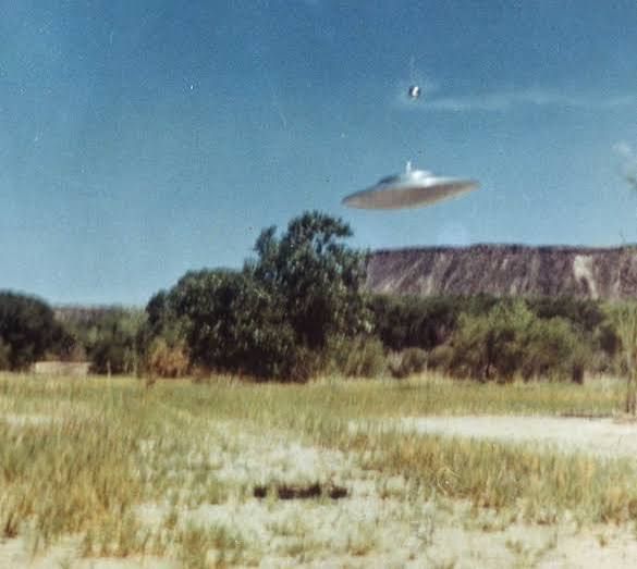 The History of UFOs, Told Through Photography