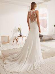 Sportliches brautkleid mit kurzen ärmeln und beeindruckendem rückenausschnitt. Gefunden Bei Happy Brautmoden Brautkleid Hochzeitskleid White One Tiefer Rucken Ruckenausschnitt Spitze Elegant Romant Brautmode Kleider Hochzeit Braut