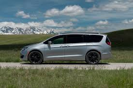 Can the chrysler pacifica hybrid be charged at a public charging station? Review Update 2020 Chrysler Pacifica Hybrid Makes Family Life Easier