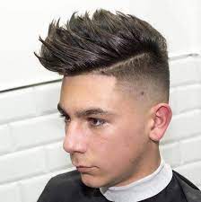 Le catalogue des coupes de cheveux homme à la mode pour trouver votre inspiration. 1001 Idees Degrade Progressif L Indemodable Coiffure Homme Cheveux Masculins Coupe De Cheveux Coupe Cheveux Homme