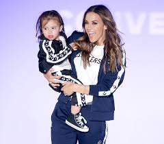 Jana kramer is an actress and country singer. Jana Kramer S Daughter Cries While She S Working One Day She Ll Get It Queenanfamilymedicine