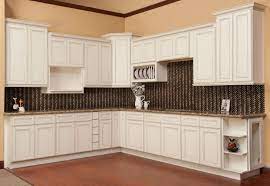 Fairford antique white kitchen fitted kitchens howdens. 50 White Kitchen Cabinets With Chocolate Glaze Best Kitchen Cabinet Idea Shaker Style Kitchen Cabinets Kitchen Cabinet Styles Antique White Kitchen Cabinets