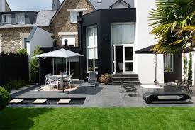 Un Jardin Contemporain Epure Avec Terrasses Du Paysagiste Designer D Exterieur Olivier Deniel Cardinal J Jardin Contemporain Jardins Avant Amenagement Jardin